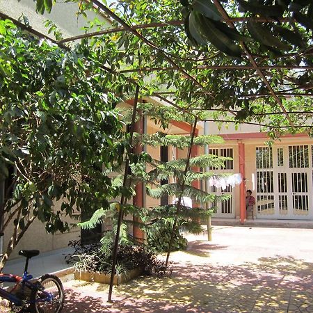 Manuhie Backpackers Lodge Bahir Dar Exteriör bild